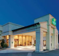 La Quinta Inn  Suites by Wyndham Fairfield NJ - Accommodation Michigan