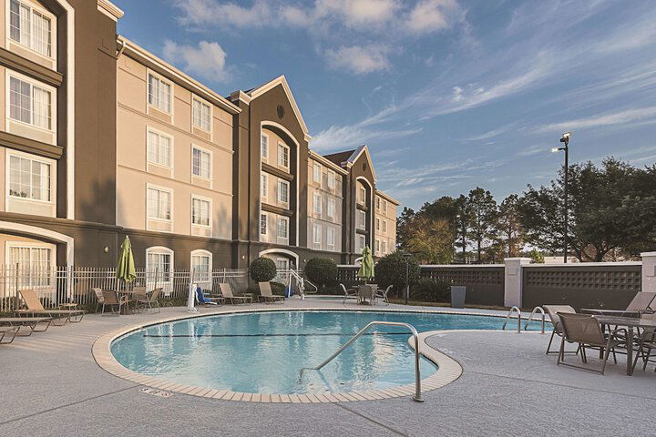 La Quinta Inn & Suites By Wyndham Shreveport Airport - thumb 6