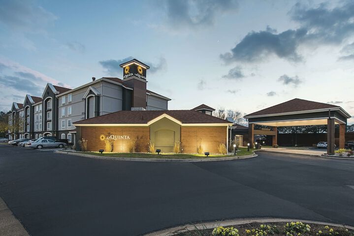La Quinta Inn & Suites By Wyndham Shreveport Airport - thumb 3