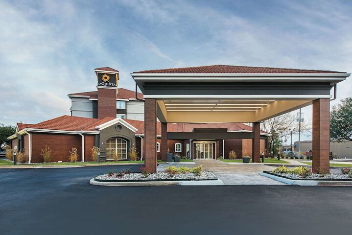 La Quinta Inn & Suites By Wyndham Shreveport Airport - thumb 2
