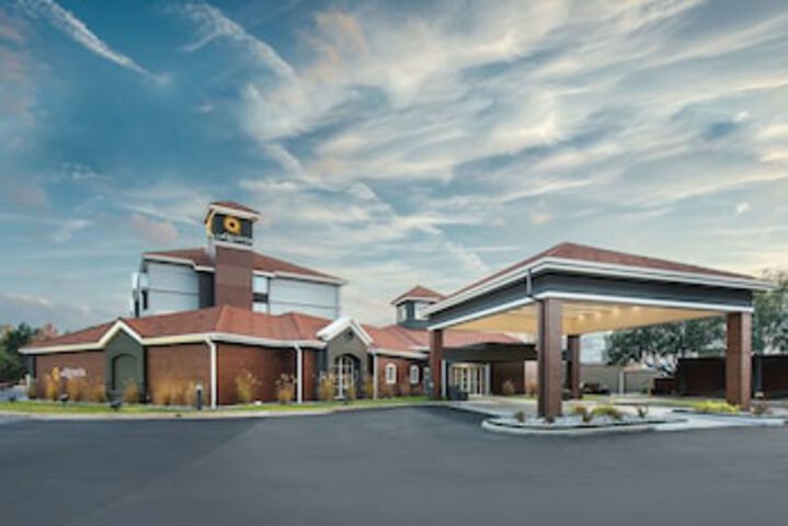 La Quinta Inn & Suites By Wyndham Shreveport Airport - thumb 0
