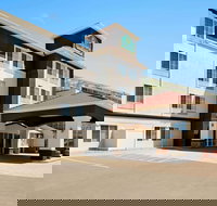 La Quinta Inn  Suites by Wyndham Rapid City - Accommodation Michigan