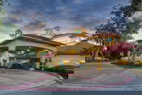 La Quinta Inn  Suites by Wyndham Tampa Brandon Regency Park