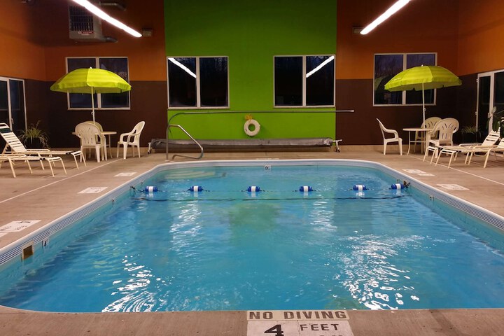 Super 8 By Wyndham Plattsburgh - thumb 2