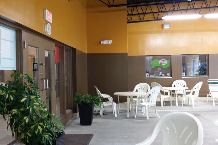 Super 8 By Wyndham Plattsburgh - thumb 3