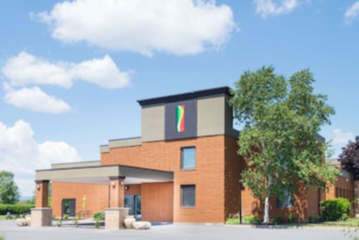 Super 8 By Wyndham Plattsburgh - thumb 0