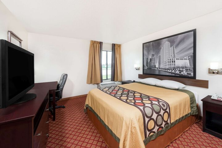 Super 8 By Wyndham Marshall - thumb 3