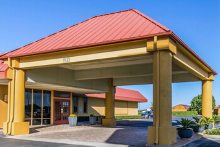 Quality Inn Ada Near University - thumb 0