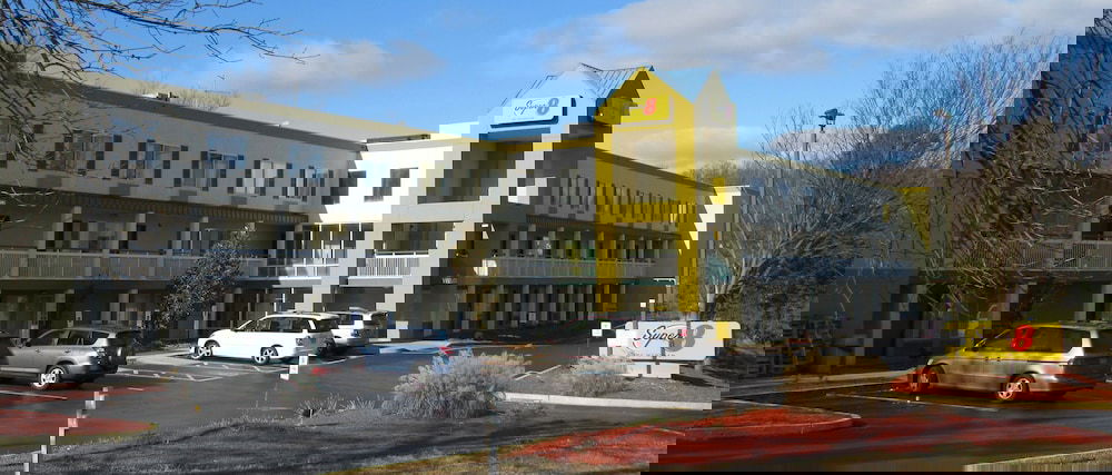 Super 8 By Wyndham New Cumberland - thumb 1