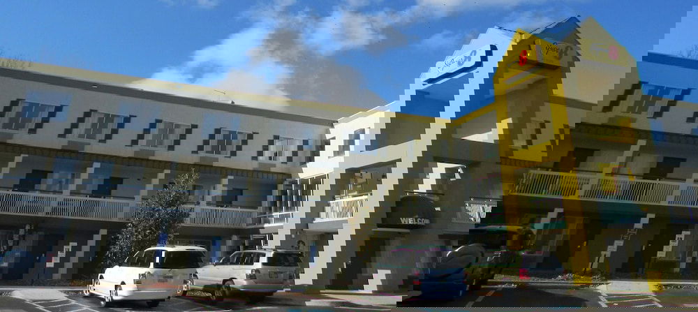 Super 8 By Wyndham New Cumberland - thumb 0