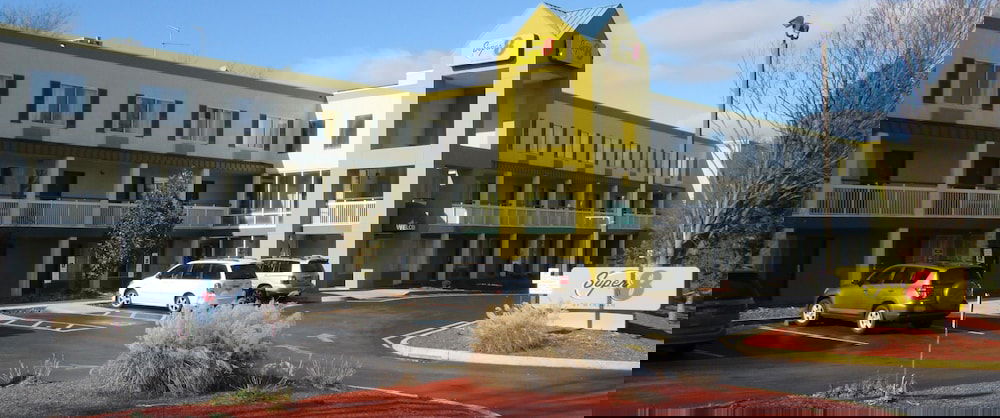 Super 8 By Wyndham New Cumberland - thumb 4