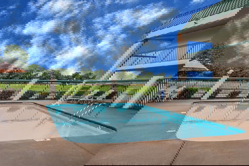 Quality Inn Lebanon - thumb 1