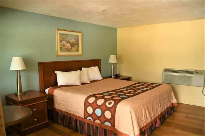 Boston Motel - thumb 5