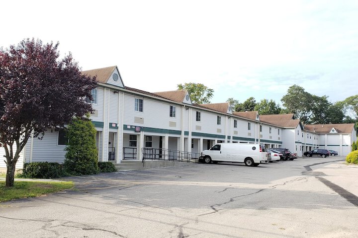 Boston Motel - thumb 3