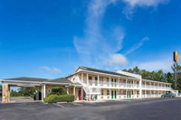 Super 8 by Wyndham Monticello