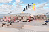 Super 8 by Wyndham Van Horn