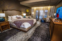 Lodge Of Four Seasons Golf Resort Marina  Spa