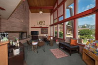 Twin Owls Motor Lodge