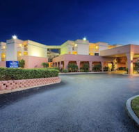 Baymont by Wyndham Tampa Near Busch Gardens - Accommodation Michigan