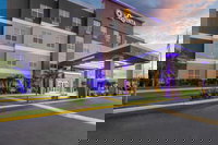 La Quinta Inn  Suites by Wyndham Tampa Central