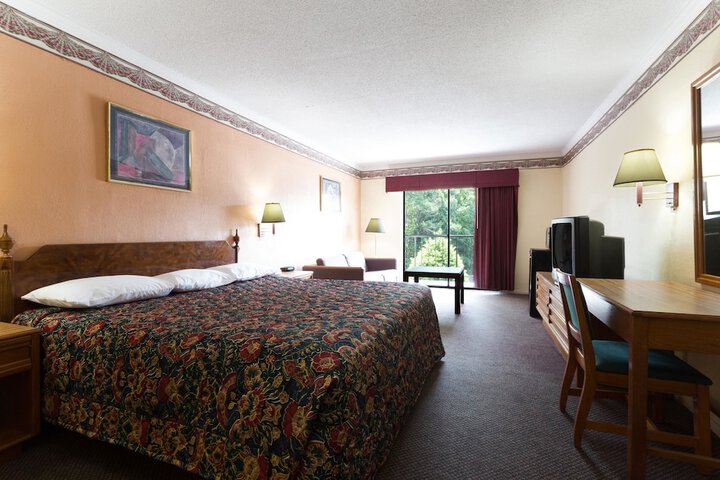 Days Inn By Wyndham Raleigh Downtown South - thumb 4