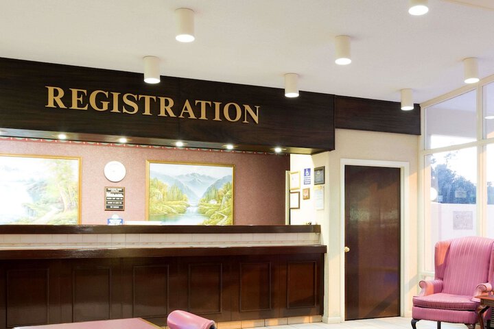 Days Inn By Wyndham Raleigh Downtown South - thumb 2