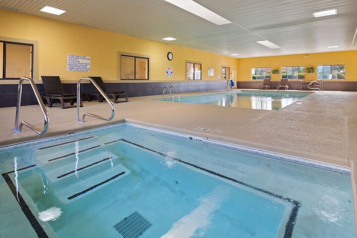 Best Western Inn & Suites - thumb 4