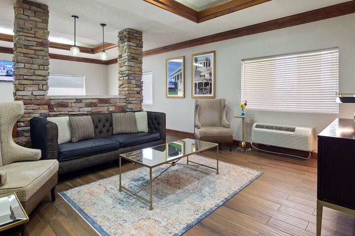 Best Western Inn & Suites - thumb 6