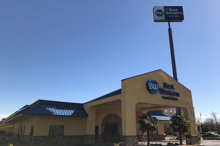 Best Western Inn & Suites - thumb 1