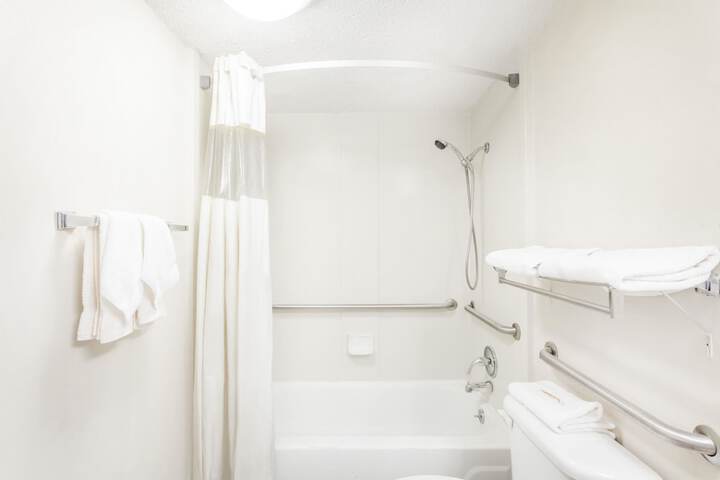 Days Inn By Wyndham Martin - thumb 7