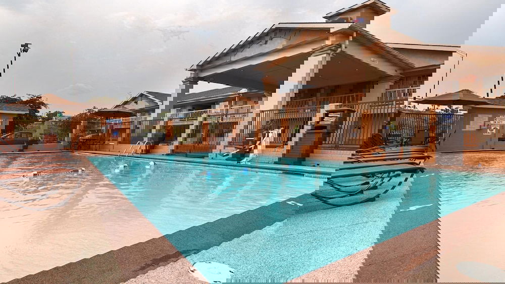 Clarion Pointe - thumb 0