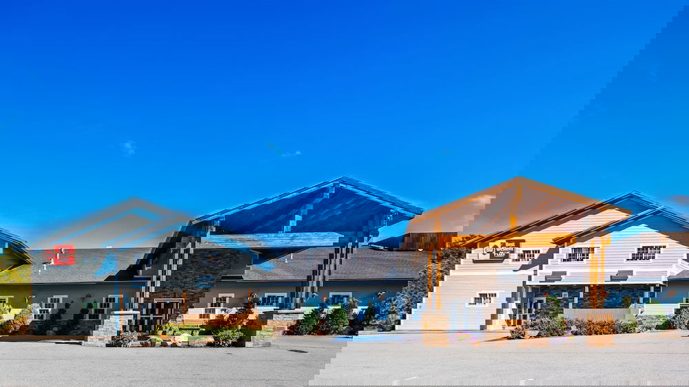 Best Western Plus Ticonderoga Inn & Suites - thumb 1