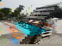 Surfside Hotel and Suites