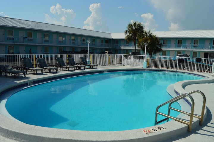 Destin Inn And Suites - thumb 6