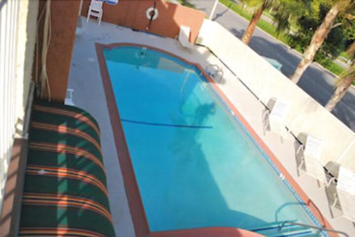 Abby's Anaheimer Inn - thumb 2