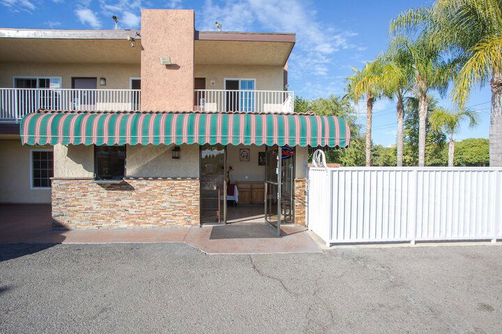 Abby's Anaheimer Inn - thumb 1