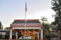 Piccadilly Inn Airport