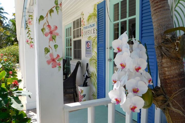 Pines & Palms Resort - thumb 1