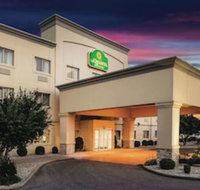 La Quinta Inn  Suites by Wyndham Evansville - Accommodation Michigan