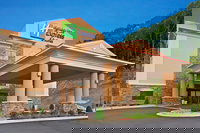 Holiday Inn Express Hotel  Suites RIPLEY an IHG Hotel