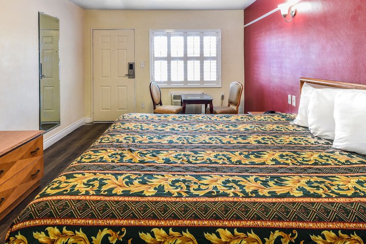 Sunset Motel - thumb 5