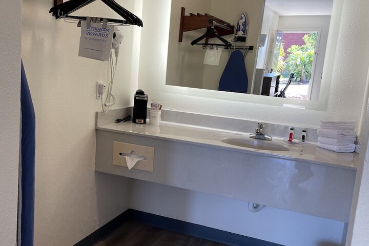 Baymont By Wyndham Biloxi/Ocean Springs - thumb 5