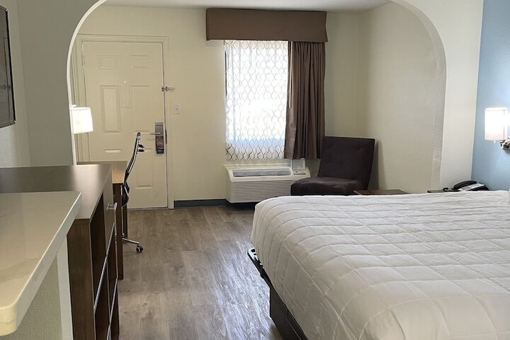 Baymont By Wyndham Biloxi/Ocean Springs - thumb 6