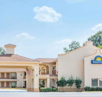 Days Inn by Wyndham Abbeville - Accommodation Michigan