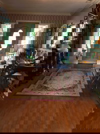 Brookside Mountain Mist Inn  Cottages