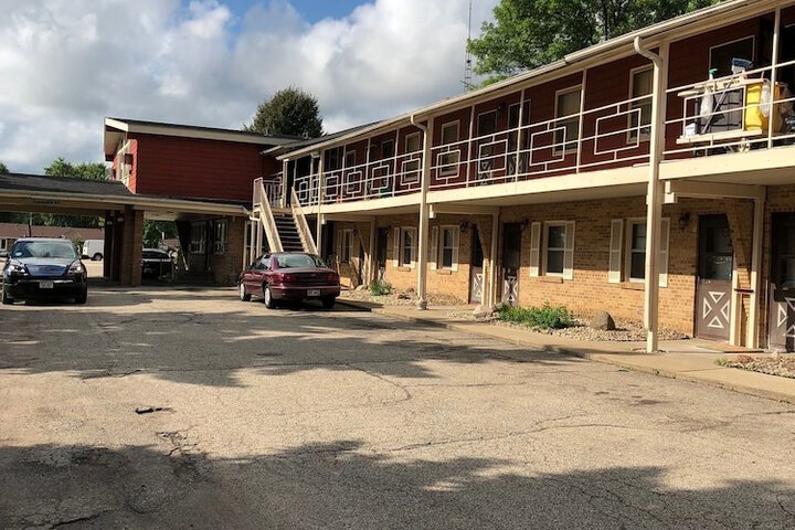 McGoverns Hotel And Suites - thumb 2