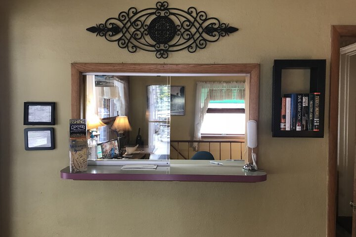 McGoverns Hotel And Suites - thumb 5