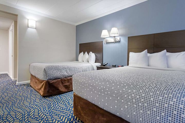 Econo Lodge Hicksville - thumb 4