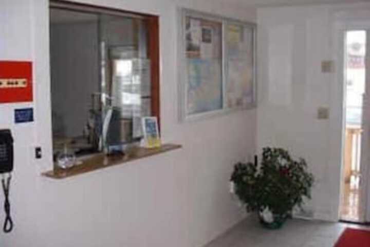 Portlodge Motel - thumb 0