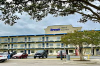 Breeze Inn  Suites